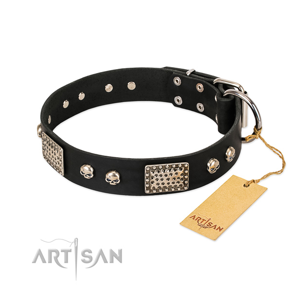 Easy adjustable full grain natural leather dog collar for daily walking your pet