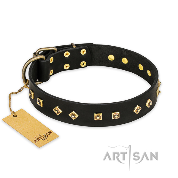 Stylish design genuine leather dog collar with rust-proof buckle